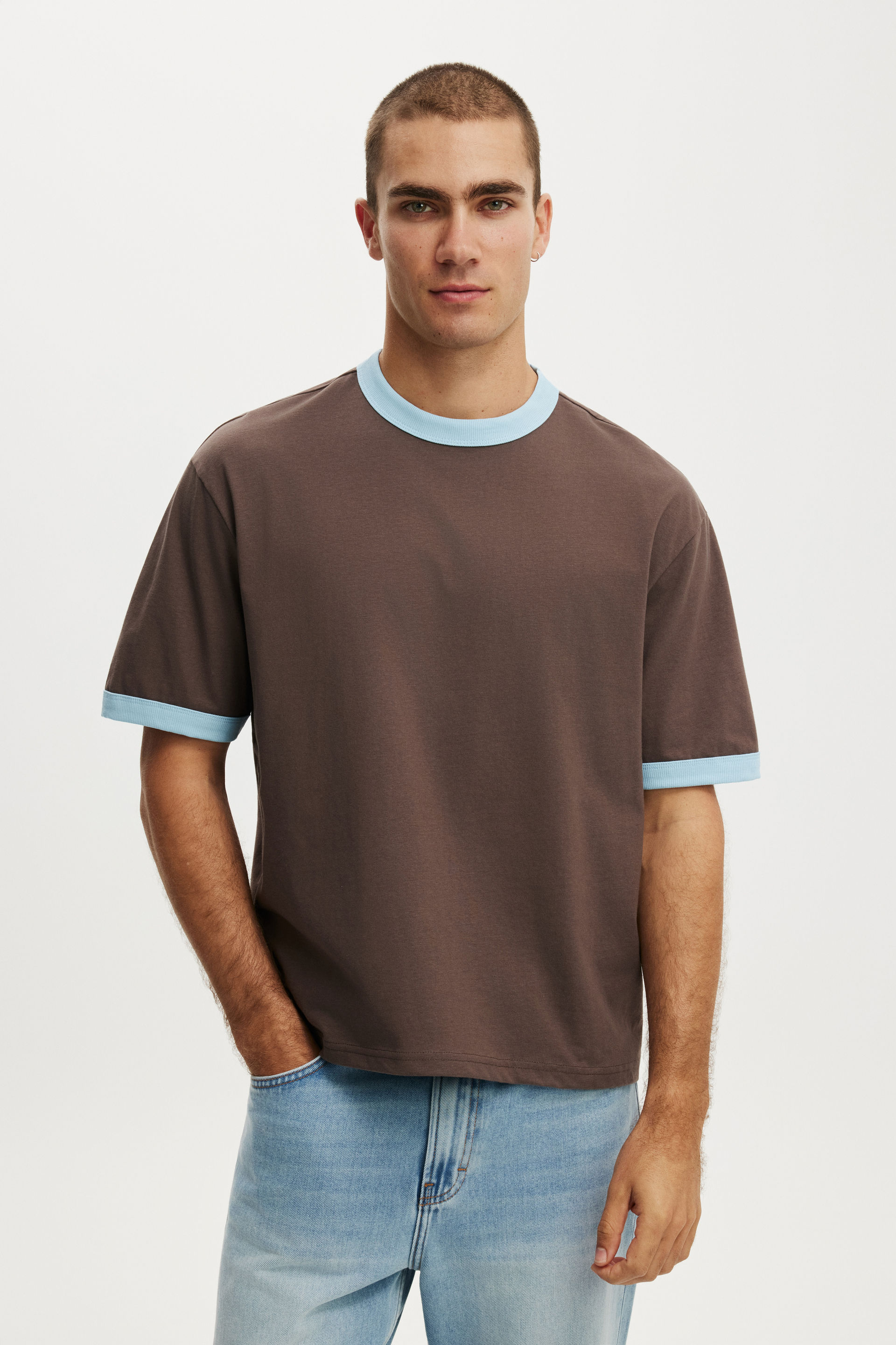 Cotton On Men – Cropped Fit Shirt – Washed chocolatepowder blue ringer Cotton On Men – Cropped Fit Shirt – Washed chocolatepowder blue ringer