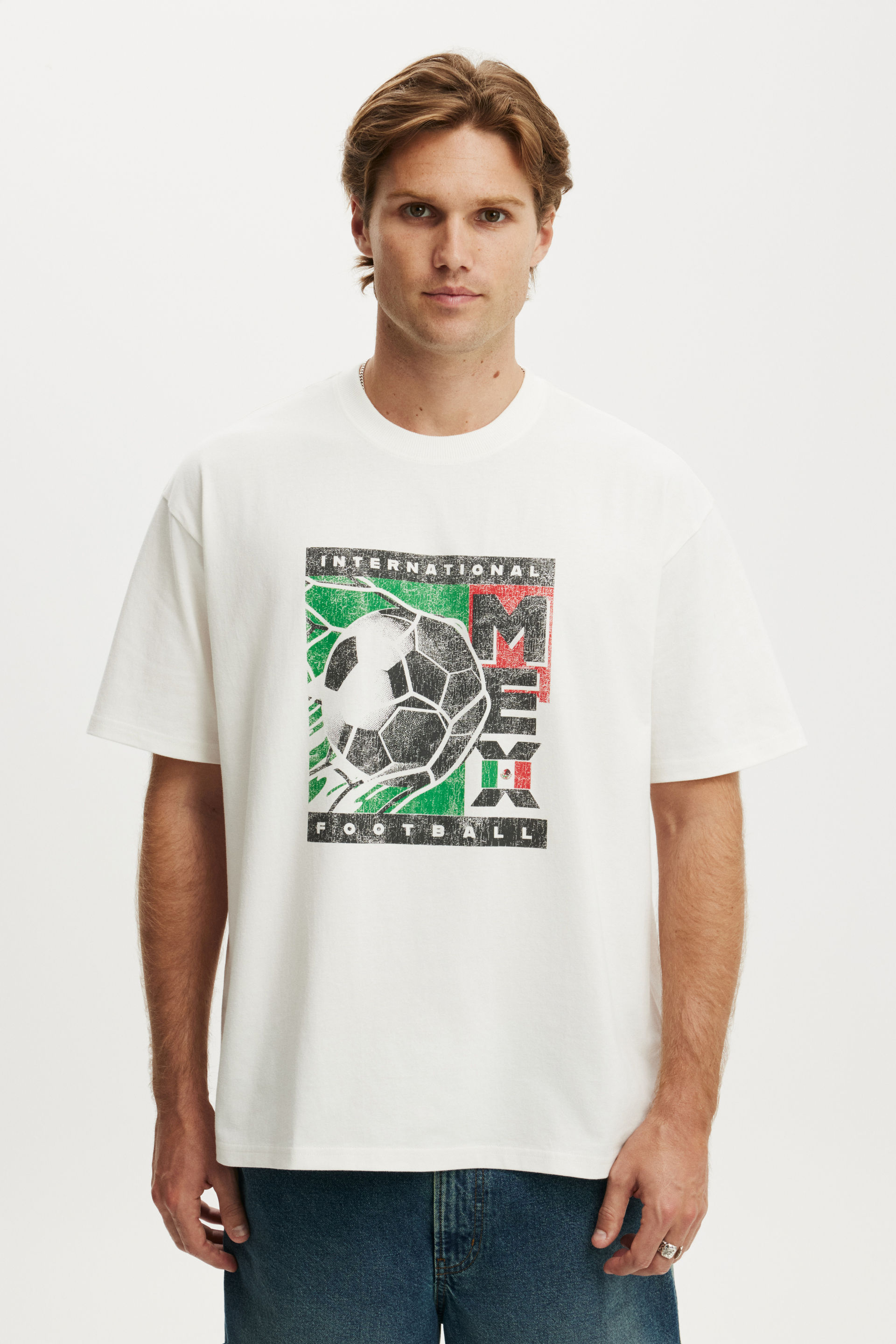 Cotton On Men – Everyday Fit Graphic Shirt – Vintage white mex football Cotton On Men – Everyday Fit Graphic Shirt – Vintage white mex football