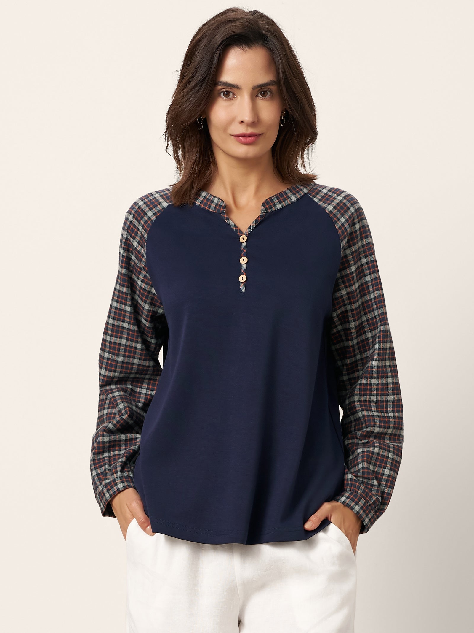 Cotton Contrast Collar Long Sleeve Top CARMEN Cotton Contrast Collar Long Sleeve Top CARMEN