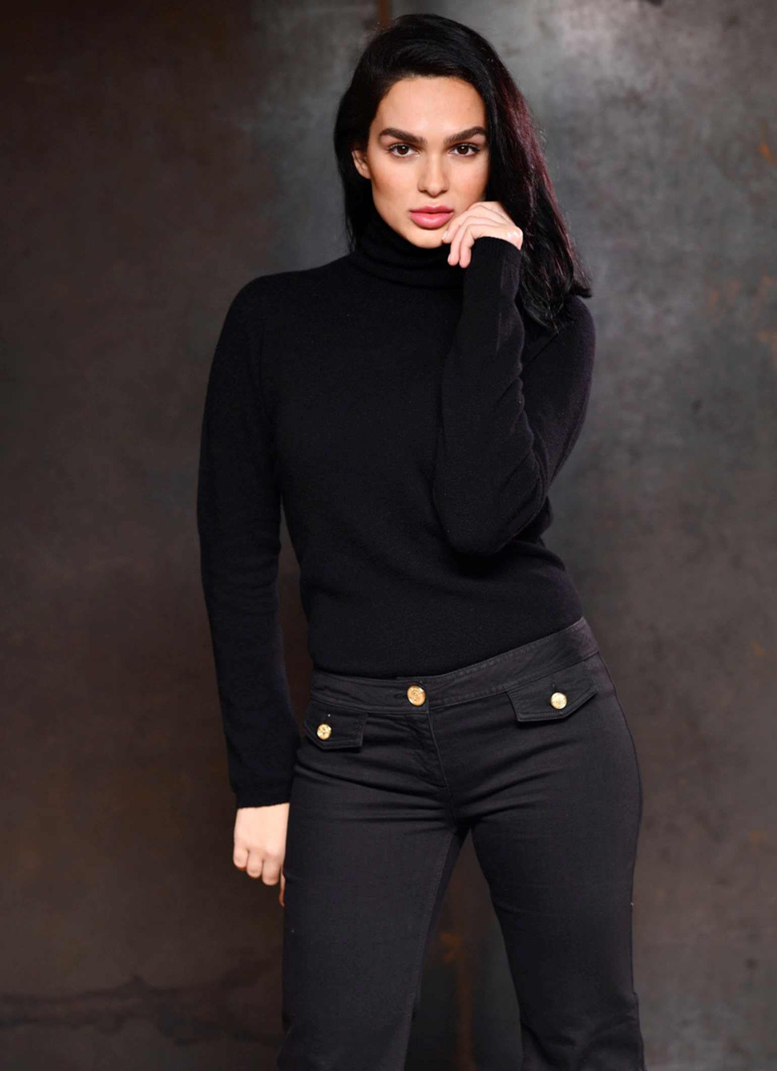 Courmayeur pure Italian cashmere turtleneck – Black Courmayeur pure Italian cashmere turtleneck – Black