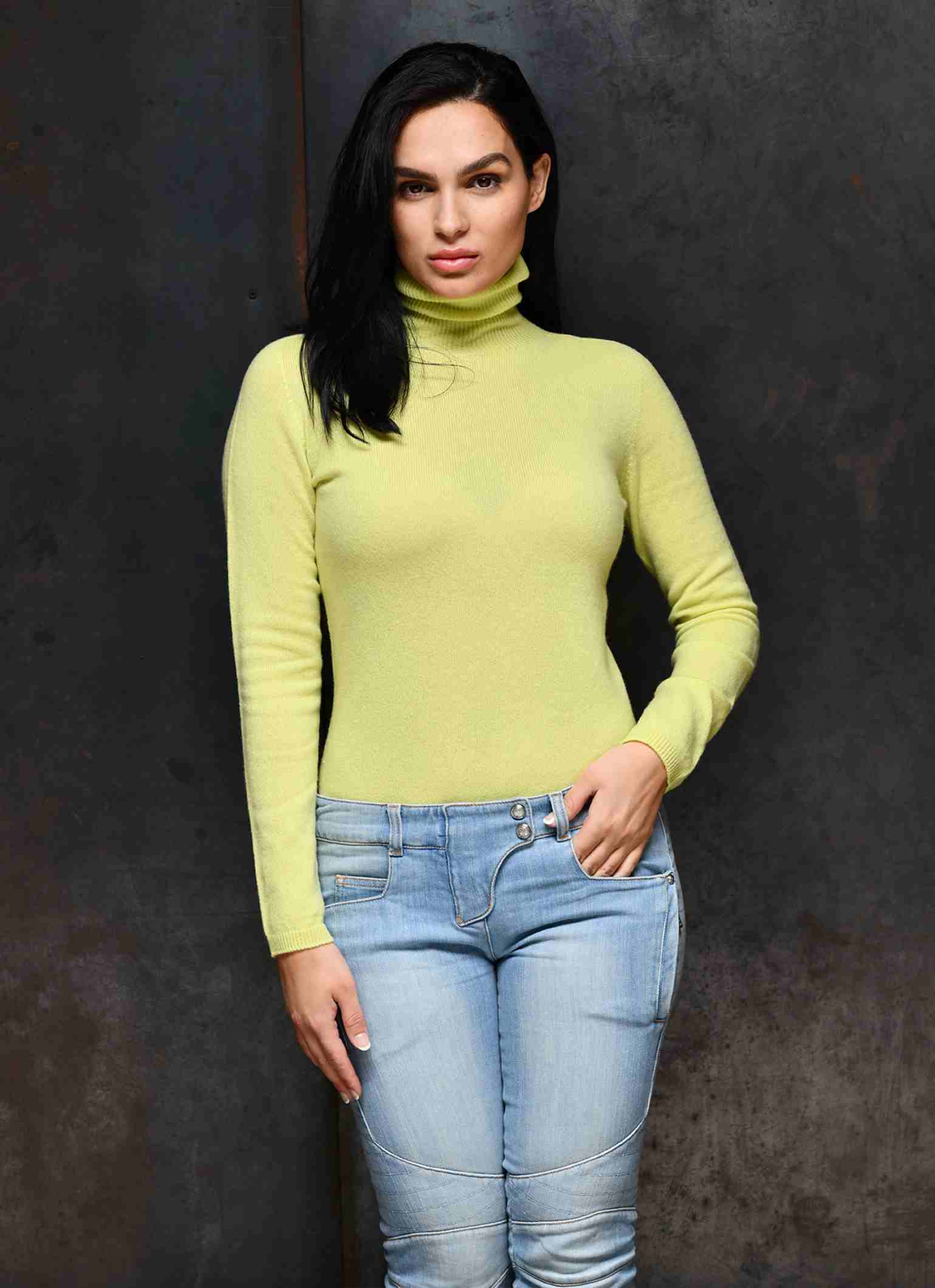 Courmayeur pure Italian cashmere turtleneck – Yellow Courmayeur pure Italian cashmere turtleneck – Yellow