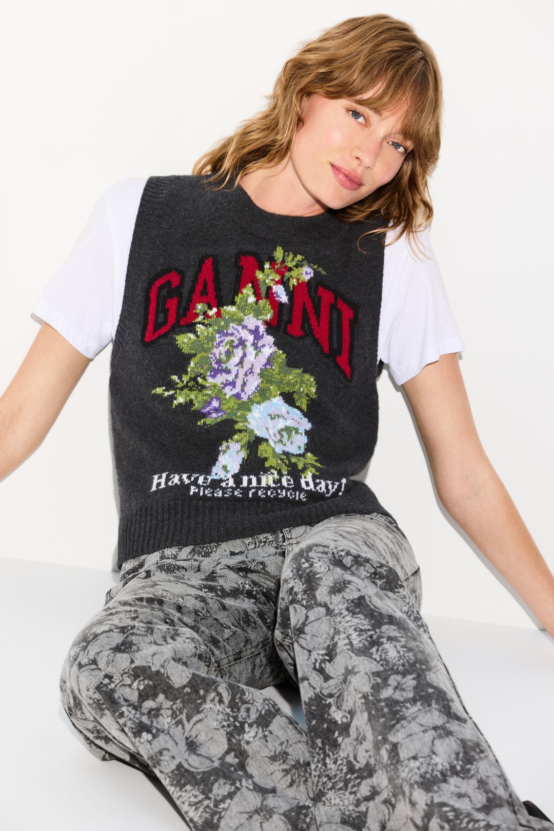 Ganni Graphic Wool Mix Flowers Vest Grey-red-print