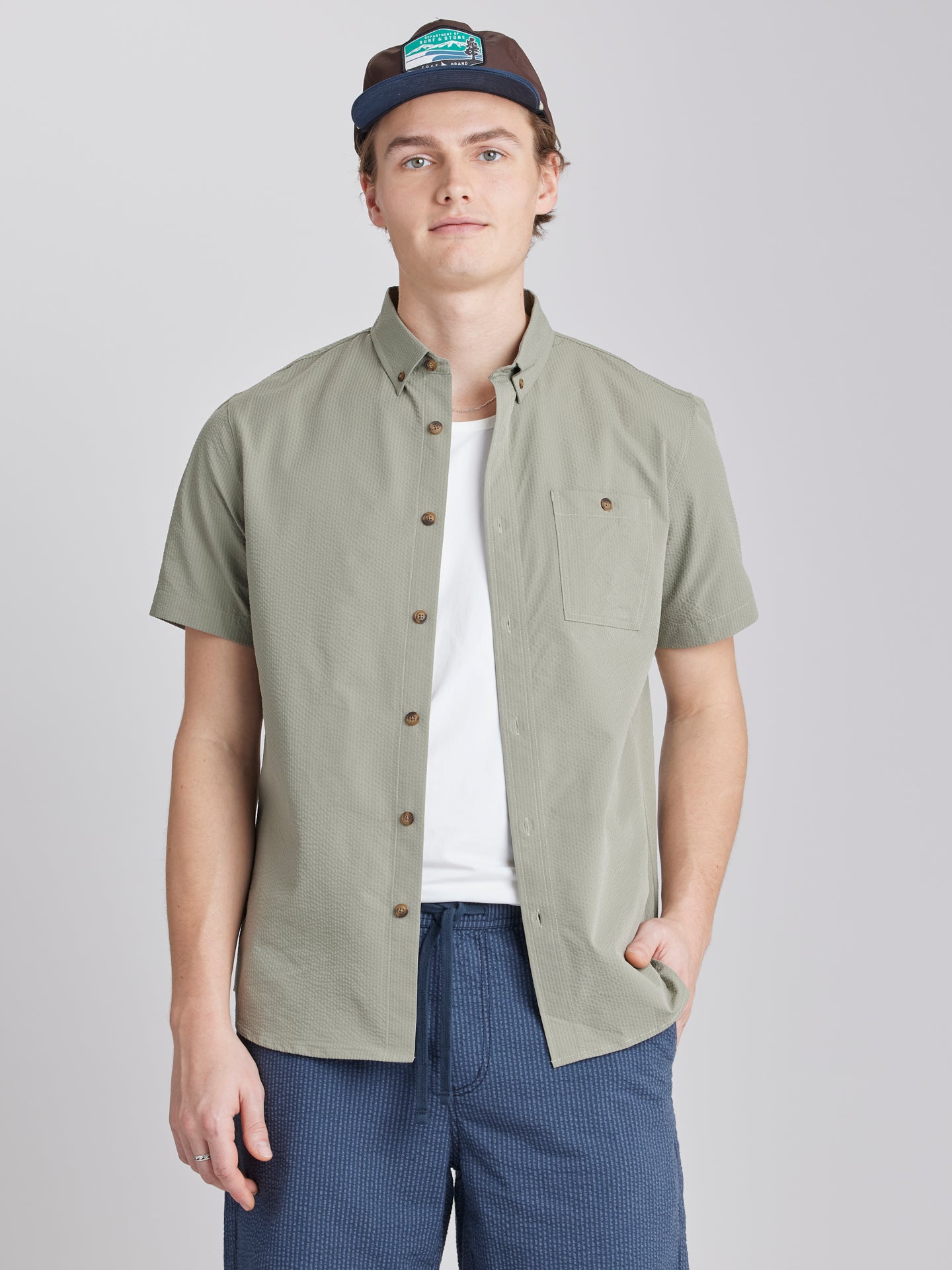 Men’s Shirt UB Tech Seersucker Button-Up Polyester by UNIONBAY, Taupe Men’s Shirt UB Tech Seersucker Button-Up Polyester by UNIONBAY, Taupe