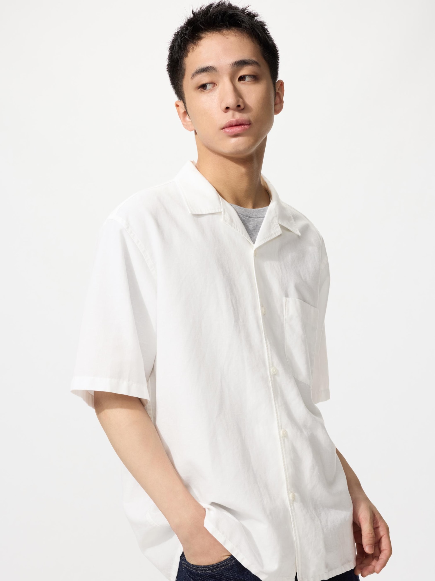 UNIQLO Men’s Cotton Linen Shirt Short Sleeve, White UNIQLO Men’s Cotton Linen Shirt Short Sleeve, White