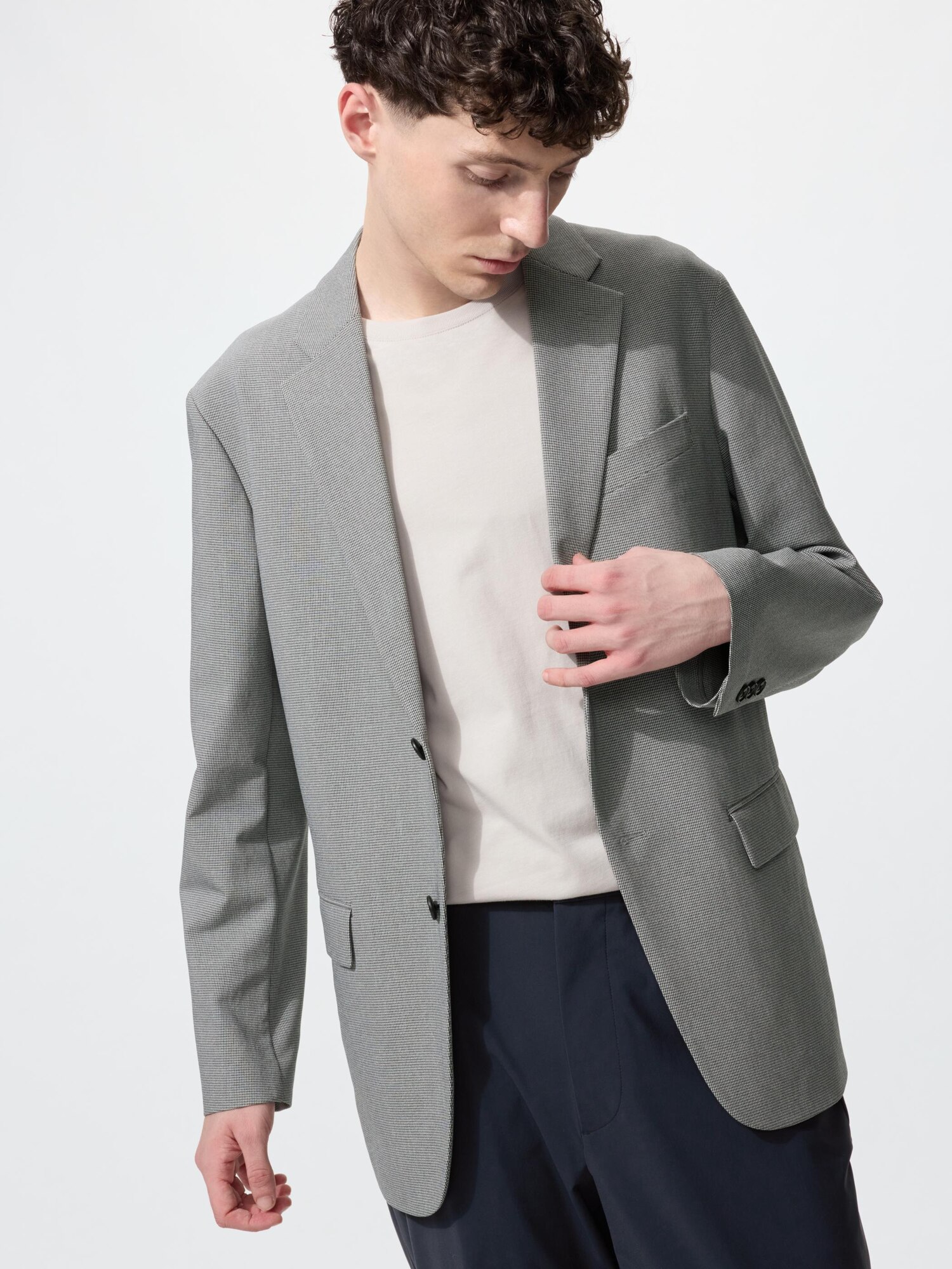 UNIQLO Men’s AirSense Houndstooth Blazer Wool-Like with Quick-Drying, Gray, Large