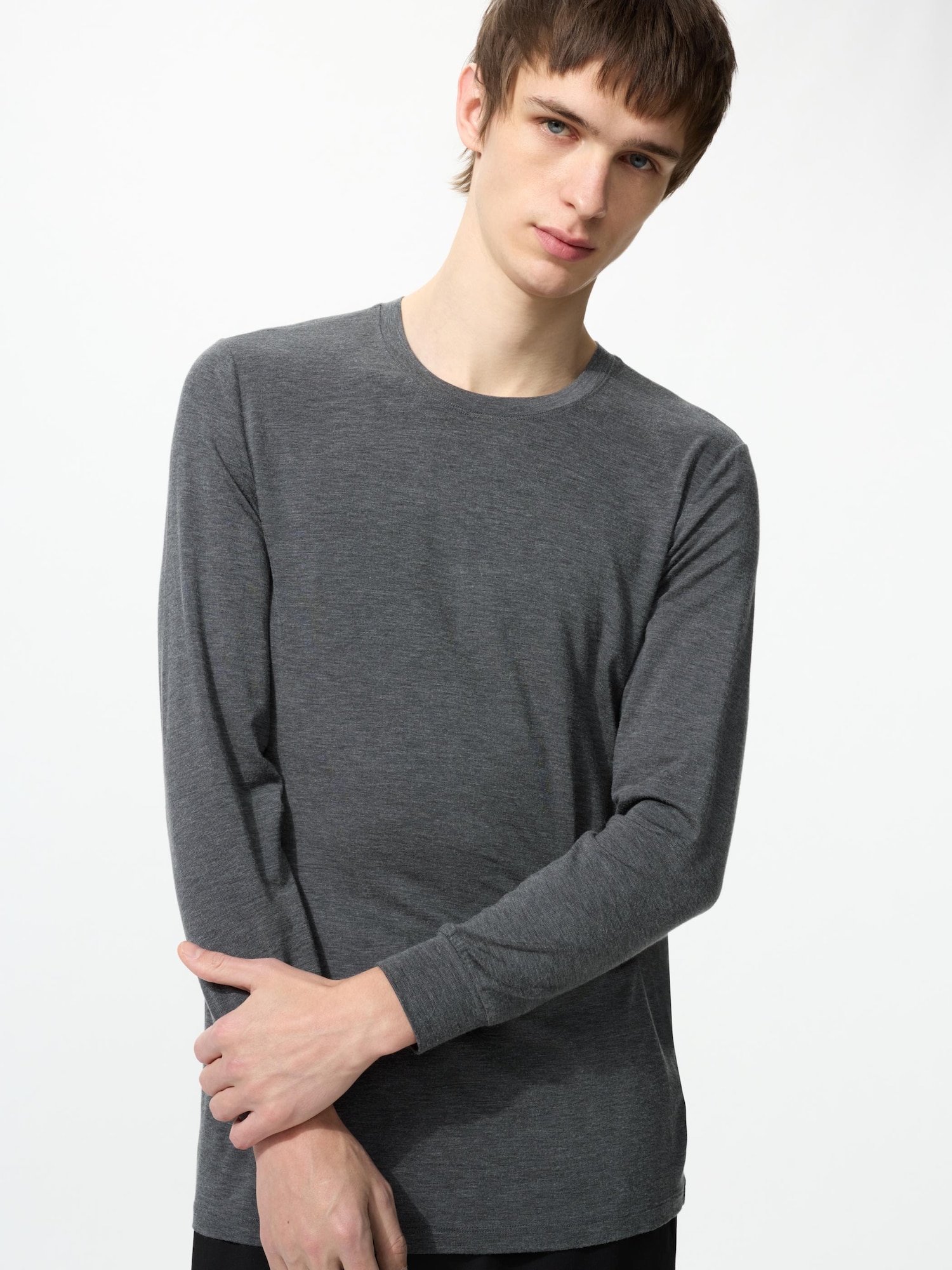 UNIQLO Men’s HEATTECH Shirt with Moisture-Wicking, Dark Gray, Large UNIQLO Men’s HEATTECH Shirt with Moisture-Wicking, Dark Gray, Large