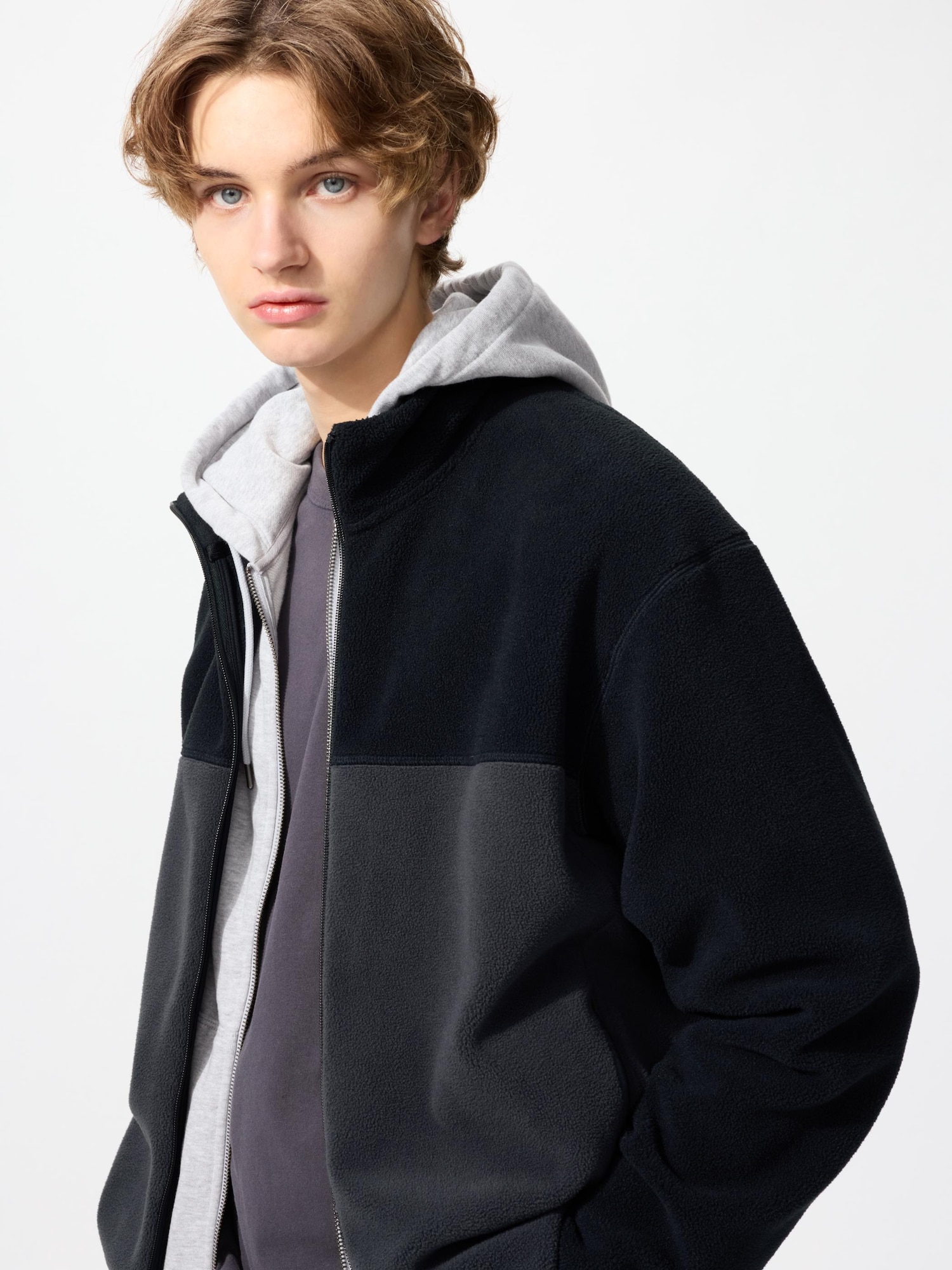 UNIQLO Men’s Fleece Full-Zip Jacket Color Block, Dark Gray UNIQLO Men’s Fleece Full-Zip Jacket Color Block, Dark Gray