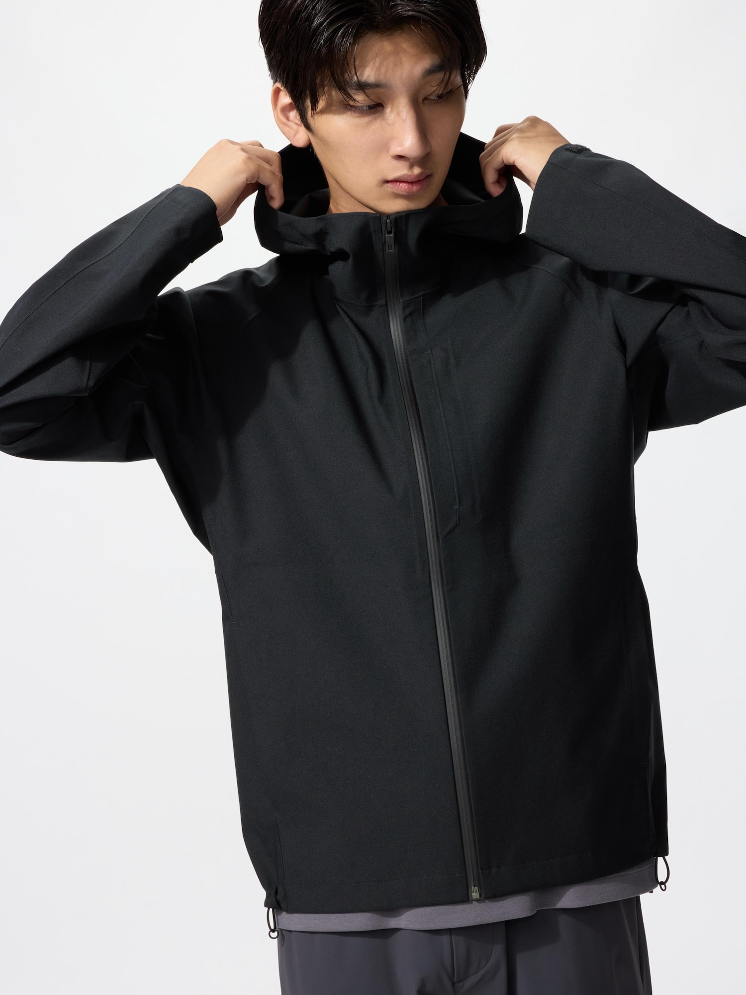 UNIQLO Men’s BLOCKTECH Parka with Water-Repellent, Black UNIQLO Men’s BLOCKTECH Parka with Water-Repellent, Black