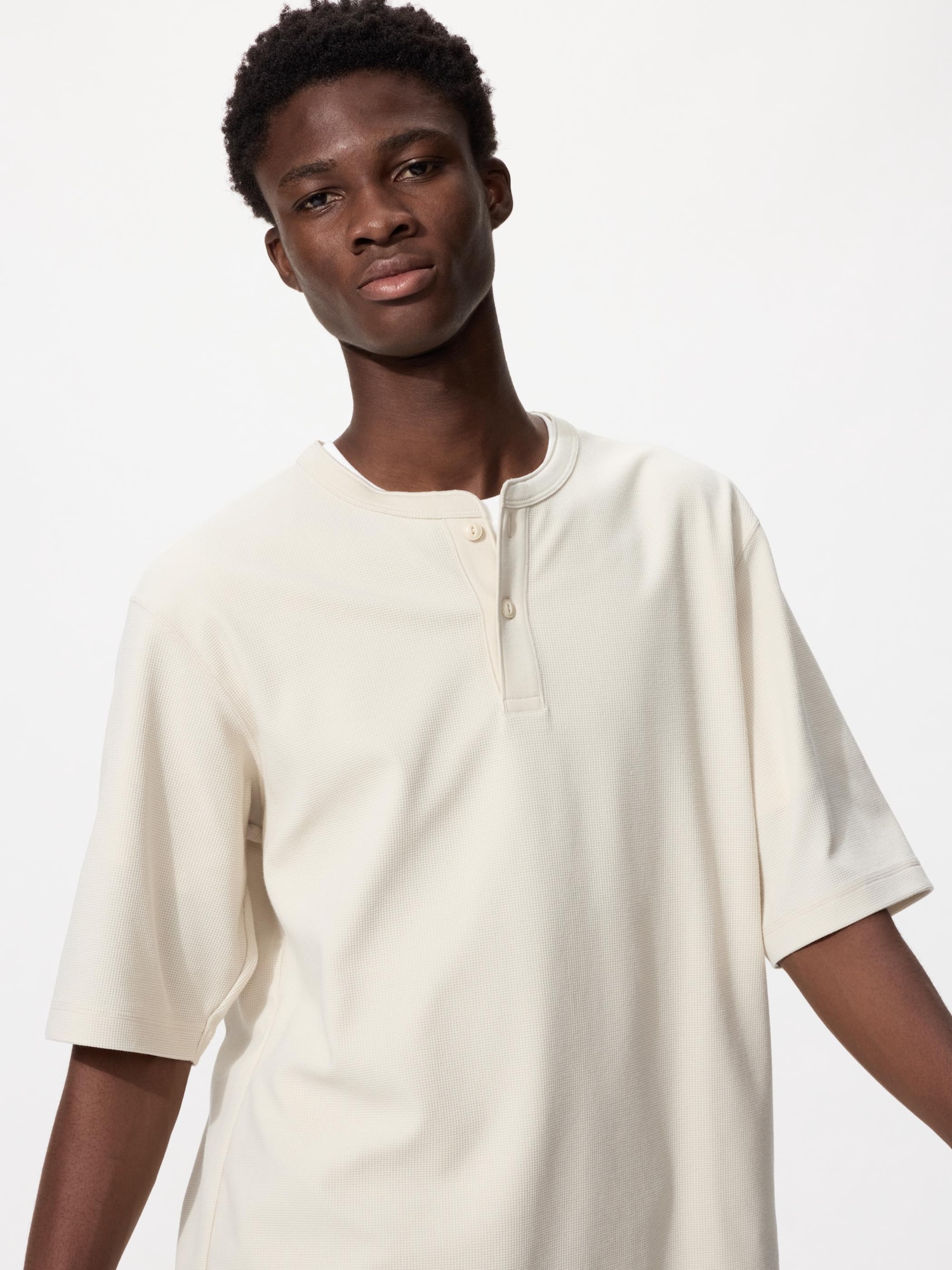 UNIQLO Men’s DRY Waffle Henley Shirt with Quick-Drying, Natural