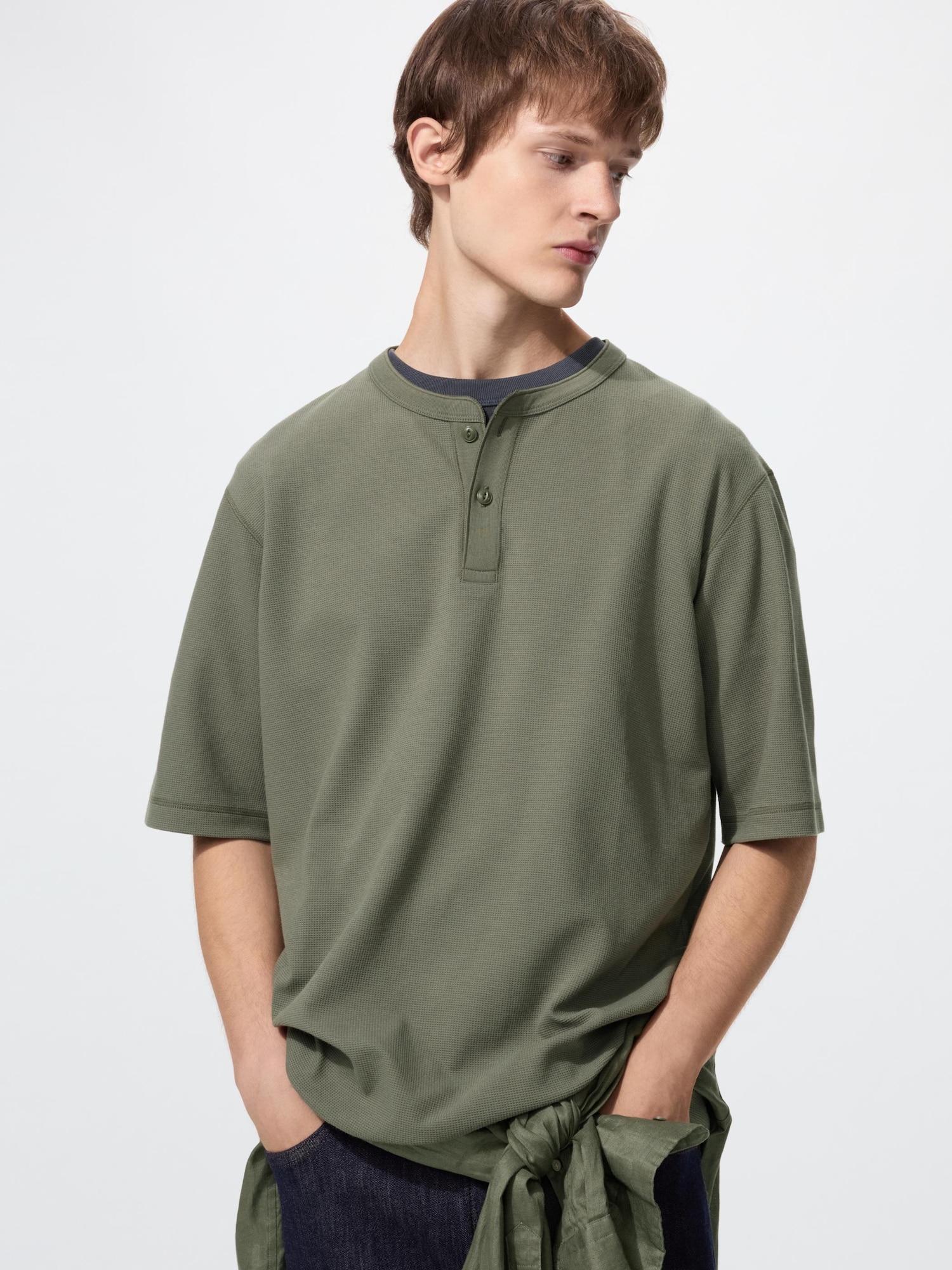 UNIQLO Men’s DRY Waffle Henley Shirt with Quick-Drying, Olive UNIQLO Men’s DRY Waffle Henley Shirt with Quick-Drying, Olive