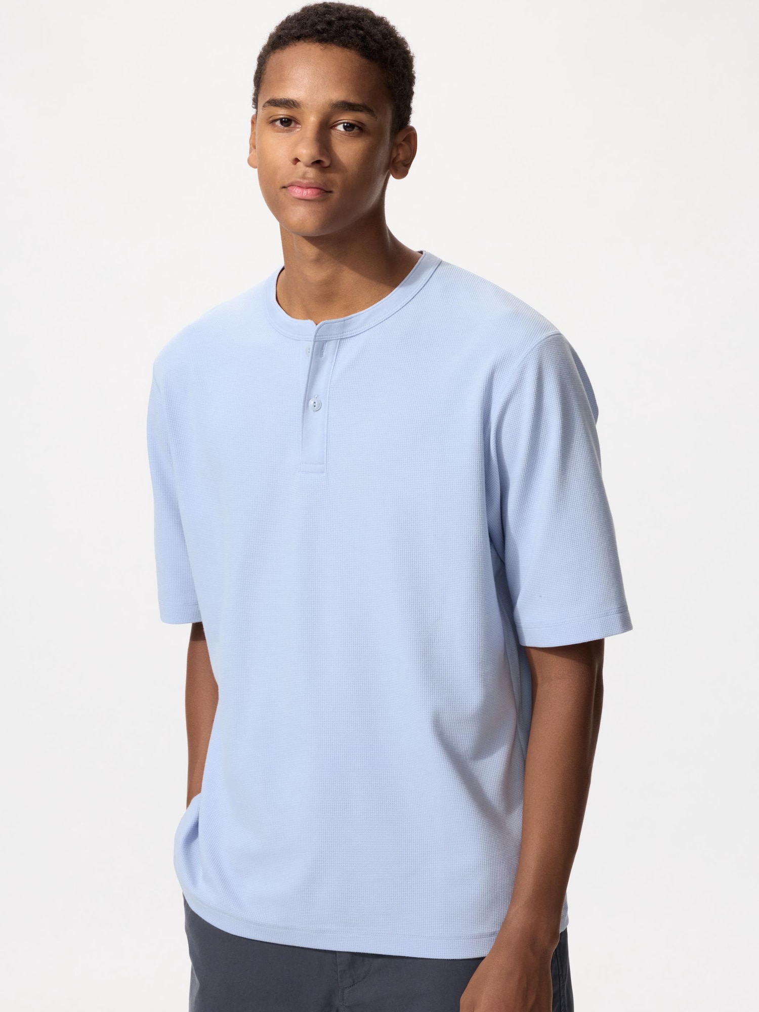 UNIQLO Men’s DRY Waffle Henley Shirt with Quick-Drying, Blue, Small UNIQLO Men’s DRY Waffle Henley Shirt with Quick-Drying, Blue, Small