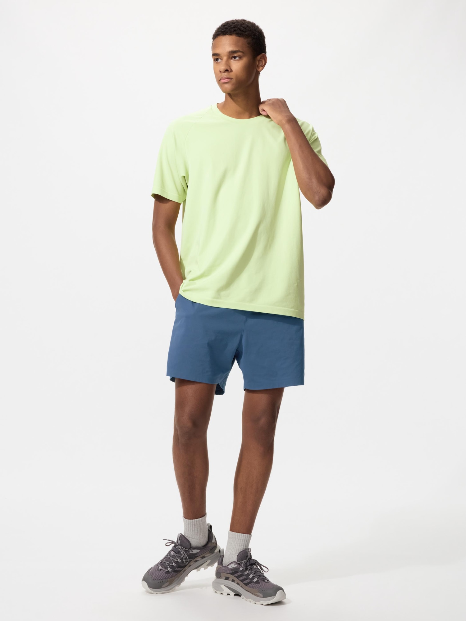 UNIQLO Men’s Ultra Stretch Active Shorts “, Blue, Medium