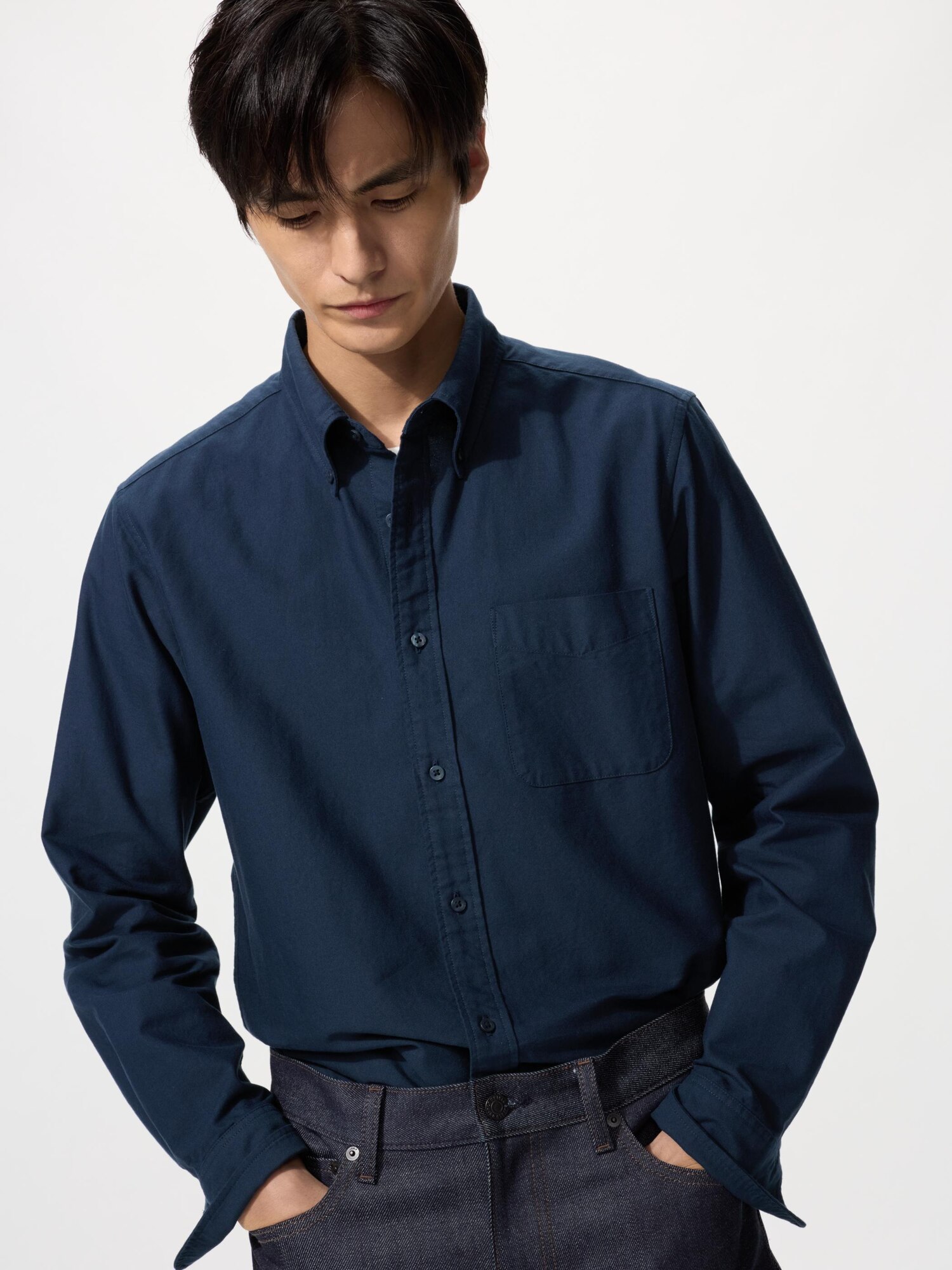 UNIQLO Men’s Oxford Slim Shirt, Navy, Large UNIQLO Men’s Oxford Slim Shirt, Navy, Large