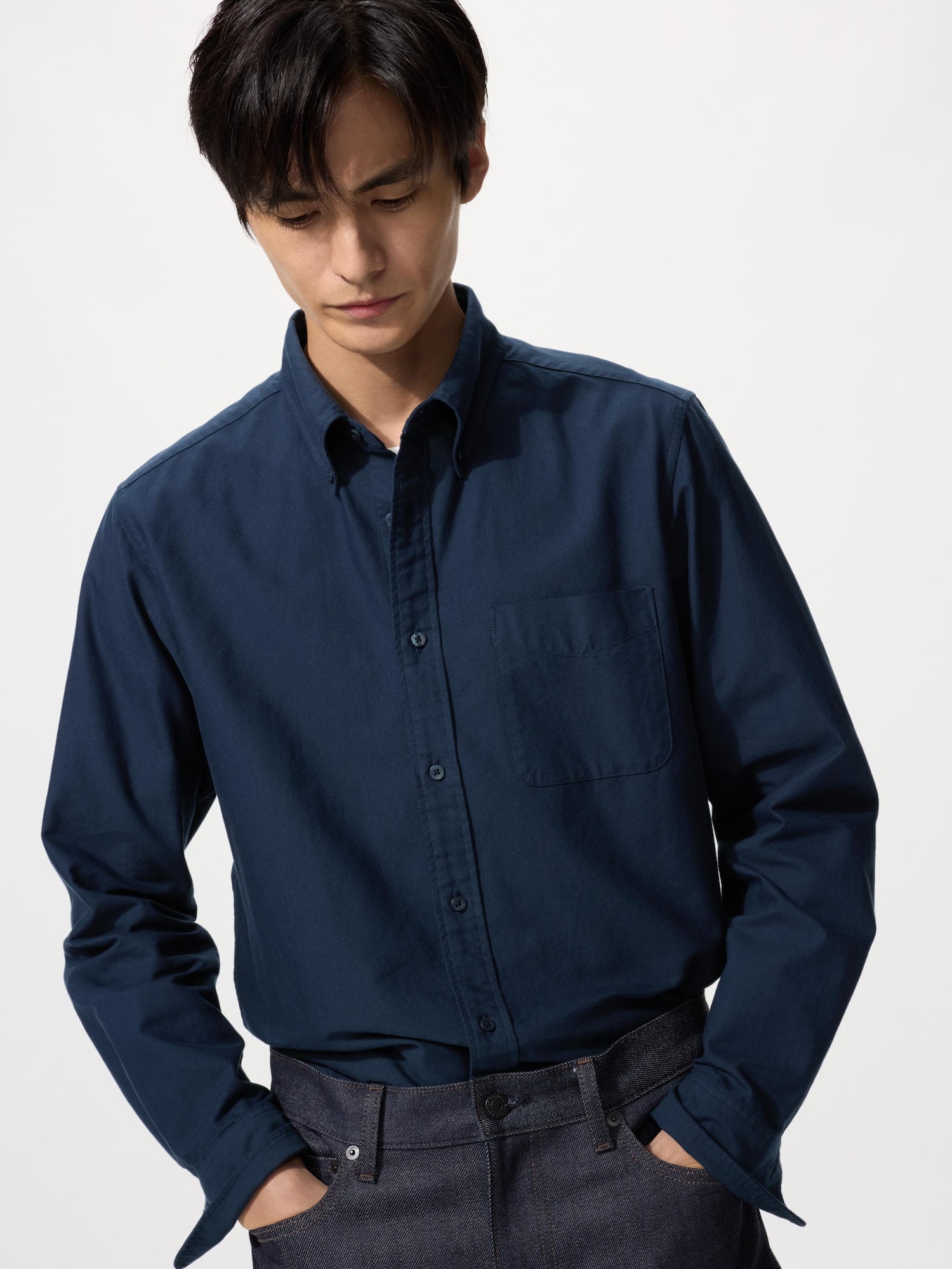 UNIQLO Men’s Oxford Slim Shirt, Navy, Small UNIQLO Men’s Oxford Slim Shirt, Navy, Small