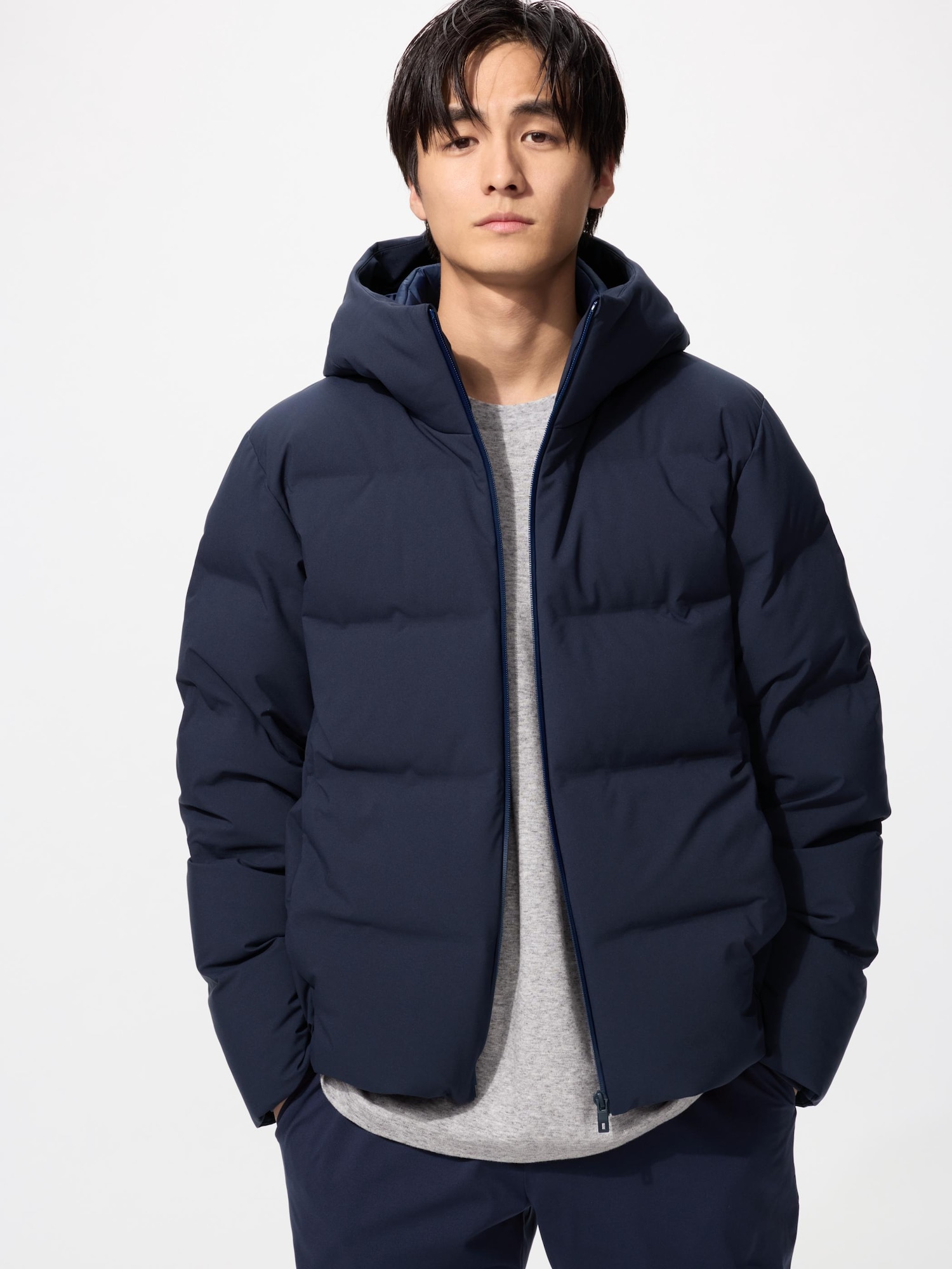 UNIQLO Men’s Seamless Down Parka with Water-Repellent, Navy, Small UNIQLO Men’s Seamless Down Parka with Water-Repellent, Navy, Small