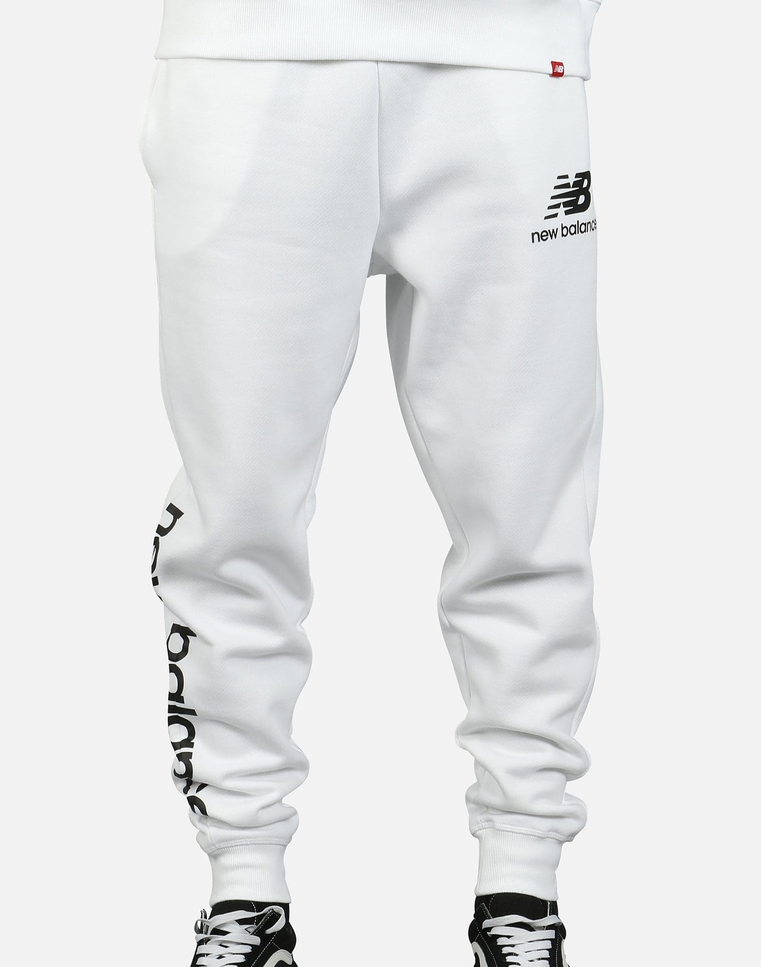 New Balance ESSENTIALS NB LOGO SWEATPANTS New Balance ESSENTIALS NB LOGO SWEATPANTS